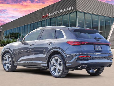 New 2025 Audi Q5 Prestige image 5
