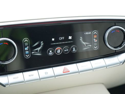 Used 2025 Genesis Electrified GV70 Advanced w/ Prestige Package image 31