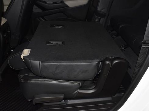 Used 2022 Chevrolet Traverse LS image 30