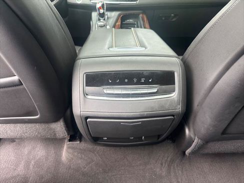 Used 2022 Cadillac Escalade ESV Premium Luxury AWD/4WD image 24