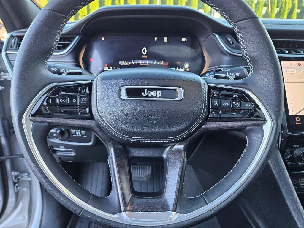 Used 2023 Jeep Grand Cherokee L Overland AWD/4WD image 24