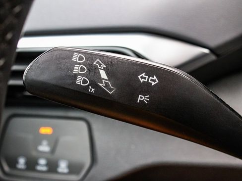 Used 2022 Volkswagen ID.4 Pro image 26