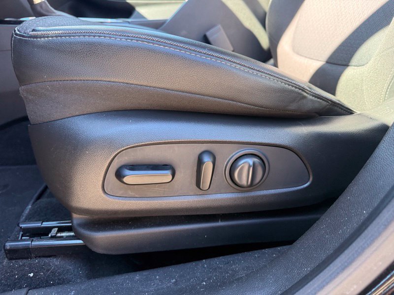 Used 2022 Buick Encore GX Preferred w/ Cold Weather Comfort Package AWD/4WD image 4