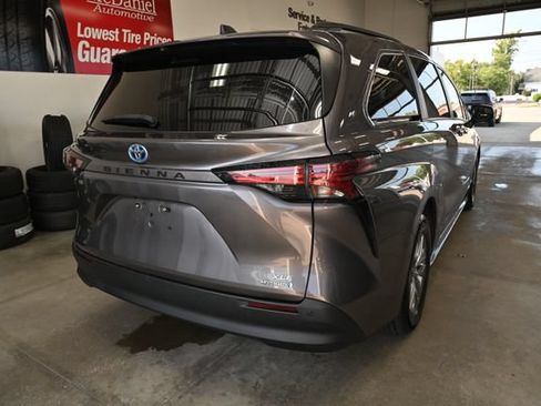 Used 2021 Toyota Sienna XLE w/ XLE Plus Package FWD image 6