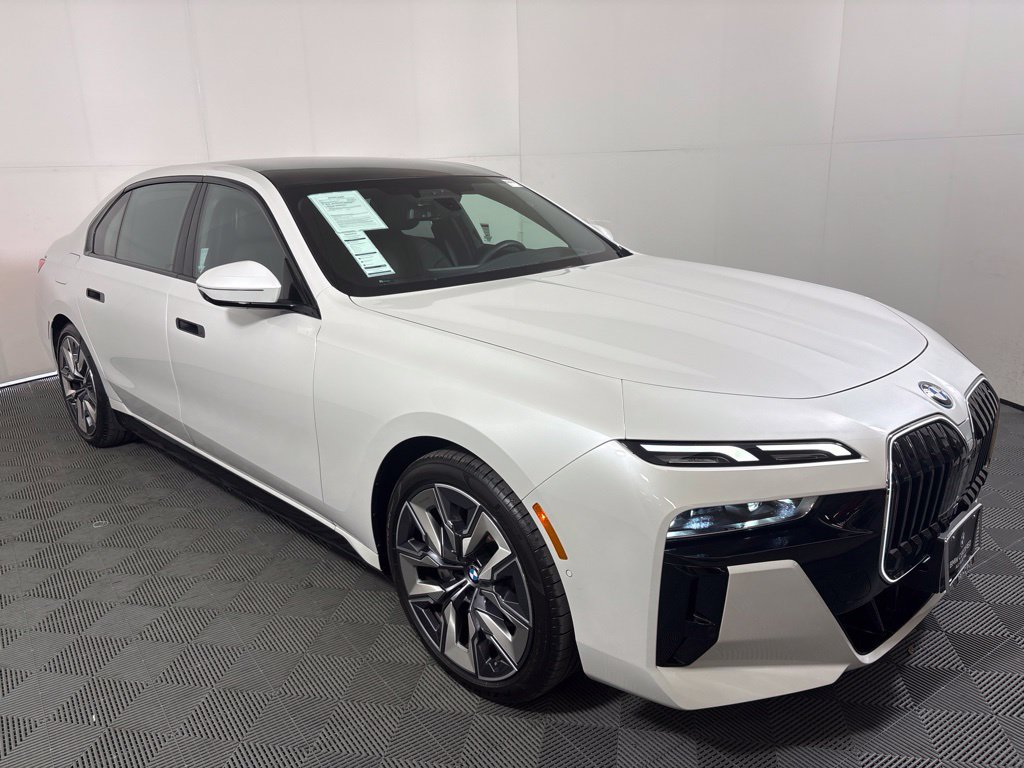 Certified 2024 BMW i7 eDrive50 w/ M Sport Package RWD image 4