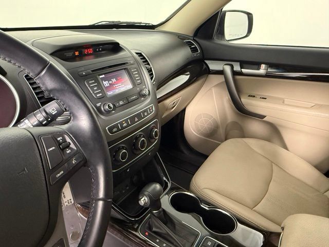 Used 2015 Kia Sorento LX FWD image 29