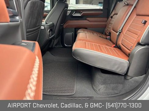 Certified 2025 GMC Sierra 2500 Denali Ultimate w/ Max Trailering Package image 11