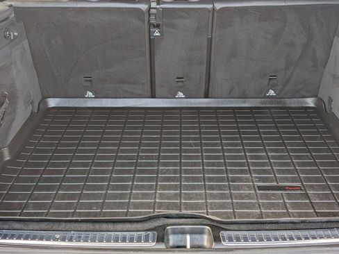 Used 2018 Mercedes-Benz GLC 300 4MATIC image 18