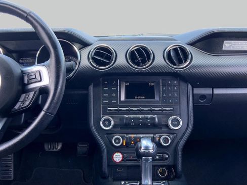 Used 2017 Ford Mustang Coupe RWD image 7