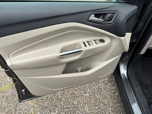Used 2017 Ford Escape Titanium FWD image 16