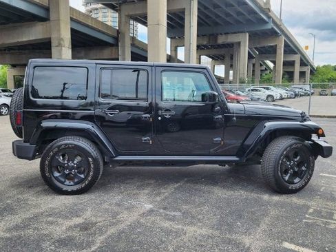 Used 2015 Jeep Wrangler Unlimited Sahara AWD/4WD image 22