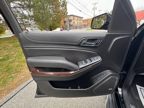 Used 2019 GMC Yukon XL SLT image 12