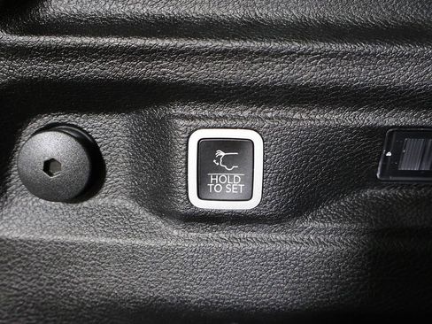 Used 2023 Jeep Grand Cherokee L Laredo AWD/4WD image 56