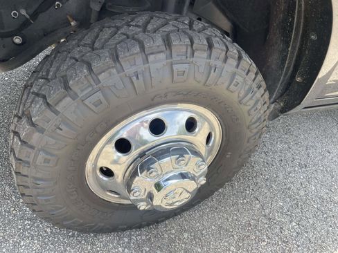 Used 2024 RAM 3500 Limited AWD/4WD image 11
