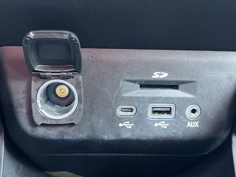 Used 2023 Chevrolet TrailBlazer RS w/ Sun and Liftgate Package image 8