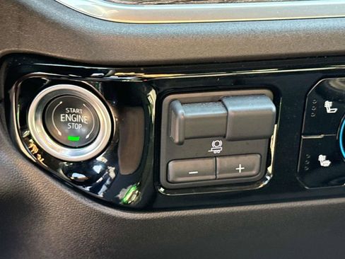 Used 2025 Chevrolet Silverado 1500 LT w/ Safety Package RWD image 30