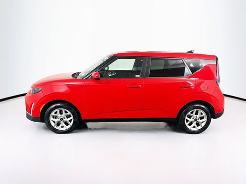 Used 2025 Kia Soul LX w/ LX Technology Package FWD image 4