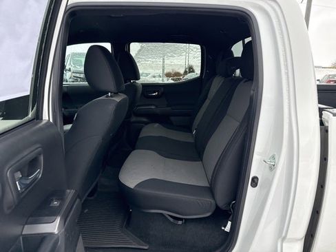 Certified 2023 Toyota Tacoma TRD Off-Road image 14