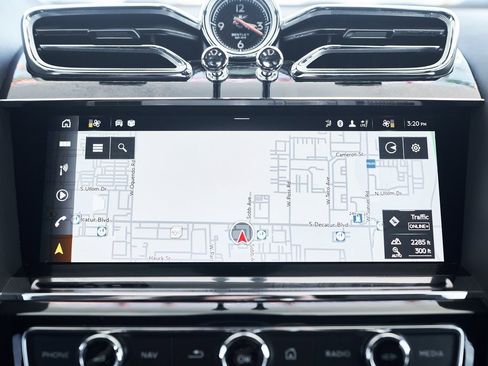 Used 2022 Bentley Bentayga image 55