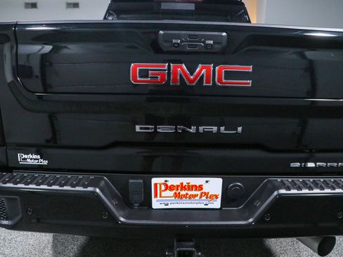 Used 2024 GMC Sierra 2500 Denali w/ Denali Reserve Package AWD/4WD image 8