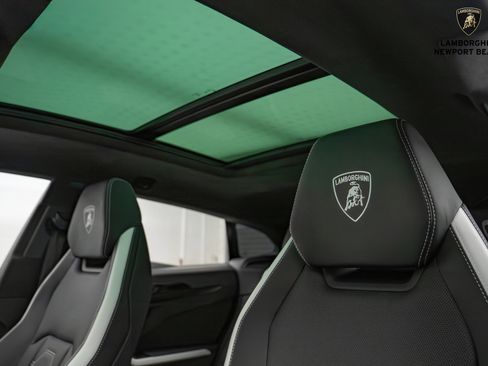 Used 2025 Lamborghini Urus SE image 23
