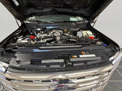 Used 2025 Ford F250 Lariat AWD/4WD image 24
