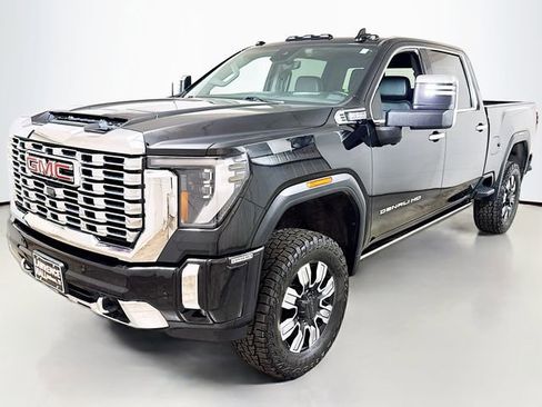 Used 2024 GMC Sierra 2500 Denali w/ Denali Reserve Package AWD/4WD image 1