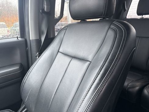 Used 2019 Ford F150 Lariat w/ Equipment Group 502A Luxury AWD/4WD image 39