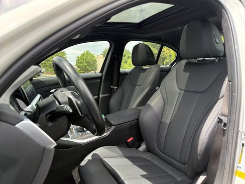 Used 2021 BMW 330i Sedan w/ Convenience Package RWD image 6