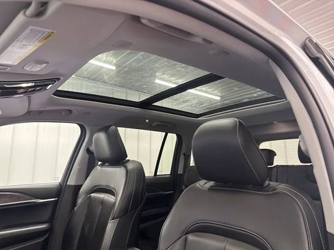 Used 2023 Jeep Grand Cherokee 4WD 4xe image 24