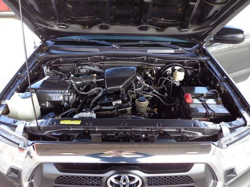 Used 2015 Toyota Tacoma 2WD Access Cab w/ SR5 Package image 8