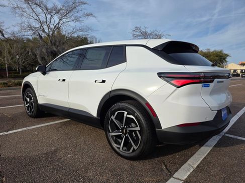 New 2026 Chevrolet Equinox EV LT image 5