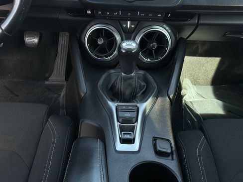 Used 2019 Chevrolet Camaro LT RWD image 23