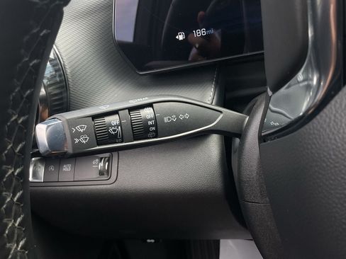 Used 2025 Chevrolet Equinox LT FWD image 30