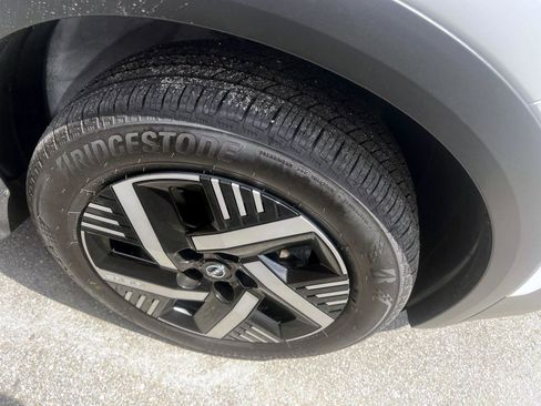 Used 2026 Nissan Kicks SV FWD image 7
