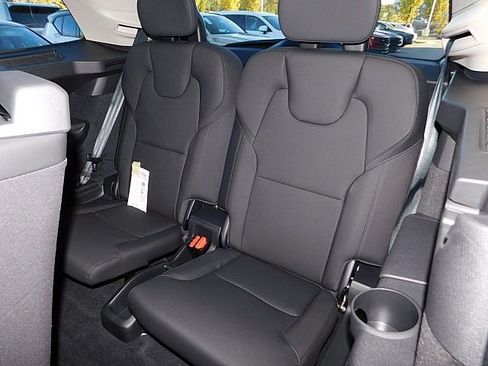 New 2026 Volvo XC90 B6 Plus w/ Protection Package Premier image 13