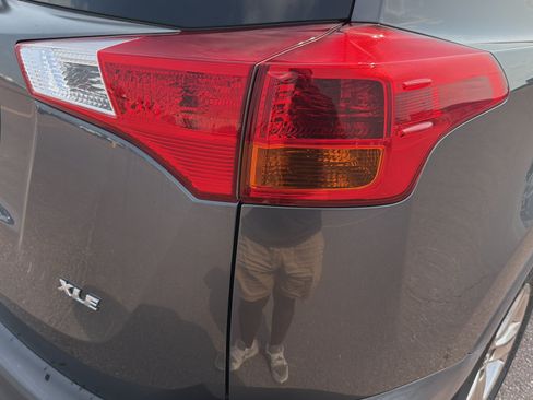 Used 2015 Toyota RAV4 XLE FWD image 17