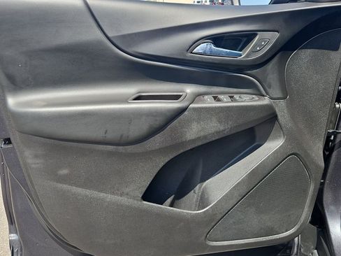 Certified 2022 Chevrolet Equinox LT FWD image 11