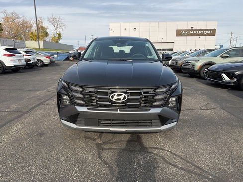 Certified 2025 Hyundai Tucson SE AWD/4WD image 2