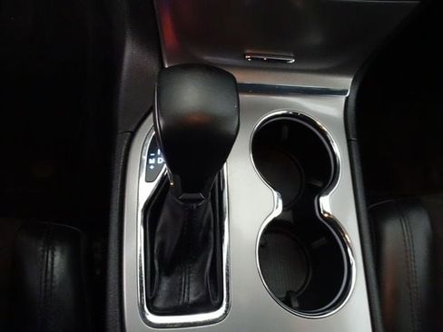 Certified 2022 Jeep Grand Cherokee Laredo X AWD/4WD image 11