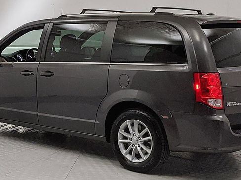 Used 2019 Dodge Grand Caravan SXT FWD image 4