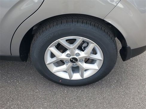 New 2025 Kia Soul LX image 36