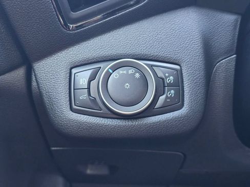 Used 2018 Ford Escape SEL w/ Ford Safe & Smart Package FWD image 17