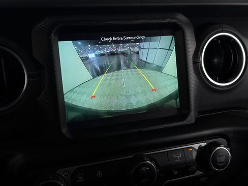 Used 2023 Jeep Wrangler Unlimited Sahara w/ Cold Weather Group AWD/4WD image 19