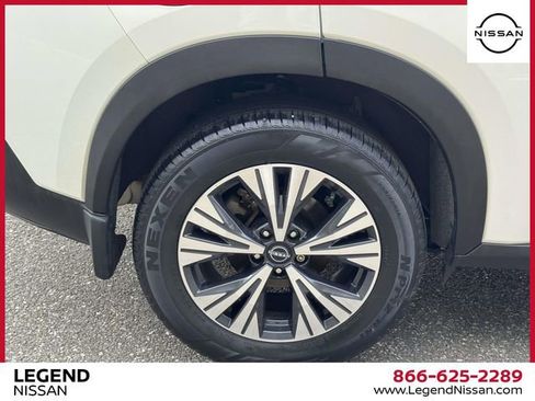 Used 2023 Nissan Rogue SV AWD/4WD image 7