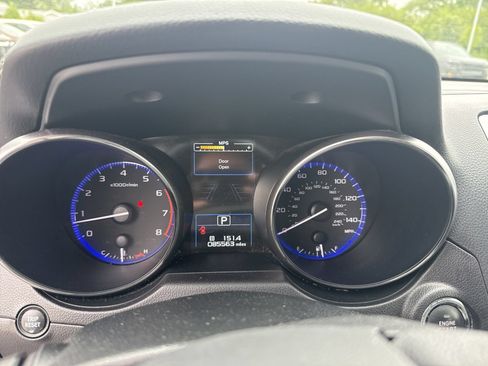 Used 2017 Subaru Outback 2.5i Limited AWD/4WD image 35
