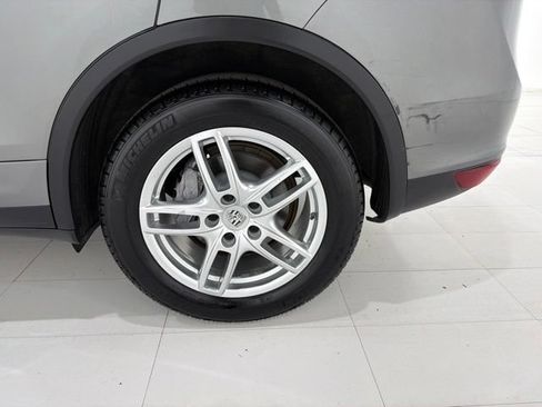 Used 2014 Porsche Cayenne Diesel AWD/4WD image 48