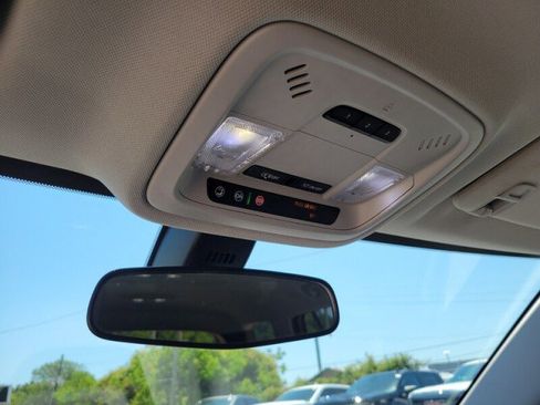 Used 2019 Chevrolet Traverse LT w/ LPO, Floor Liner Package FWD image 22
