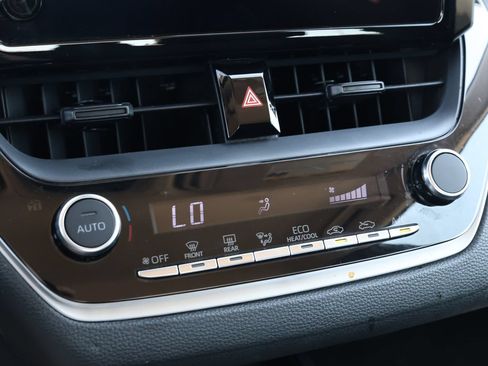 Used 2024 Toyota Corolla LE FWD image 19