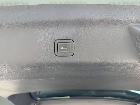 Used 2024 GMC Yukon Denali Ultimate AWD/4WD image 35